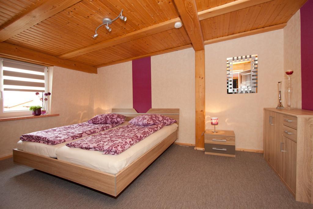 Ferienwohnung Uwe'S Sporthuette ターレ 部屋 写真